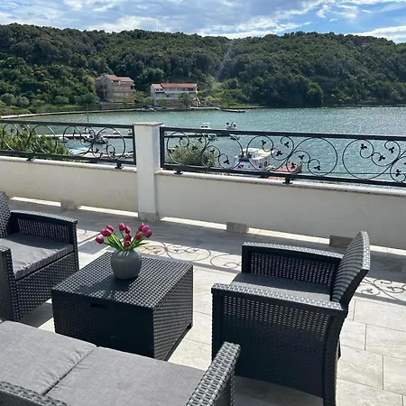Kuki Rab Supetarska Draga