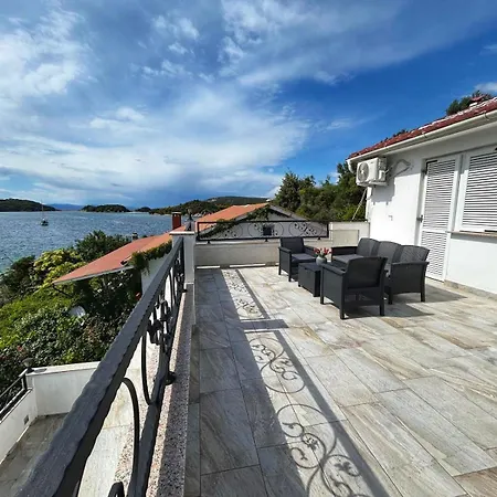 Kuki Rab Supetarska Draga