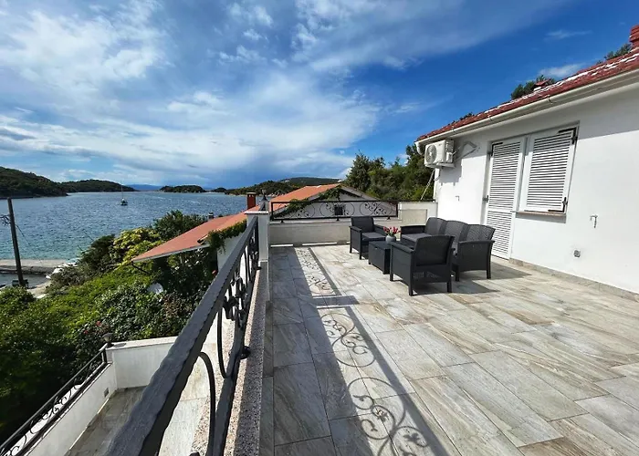 Kuki Rab Supetarska Draga