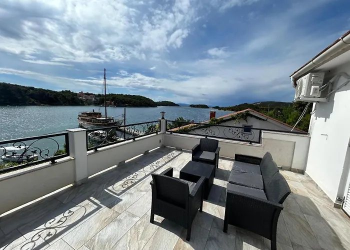 Kuki Rab Supetarska Draga